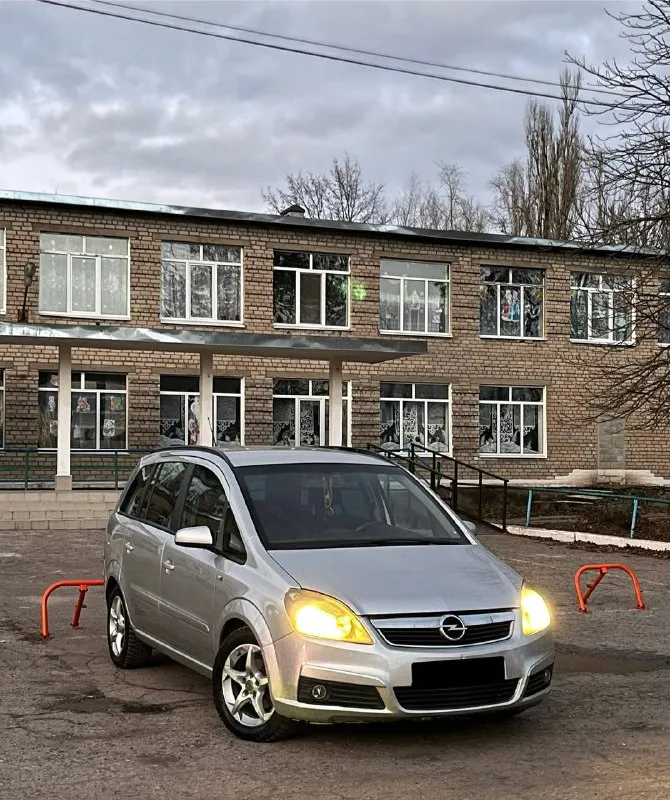 Продам‼️ opel zafira б 2007г. выпуска⏱️🇩🇪 объем двигателя 1.8 л. бензин мкпп -5-ти ступенчатая двигатель : на 5+✔️работает идеально коробка передач : на 5+ работает идеально все передачи включается максимальная комплектация авто в идиальном состоянии остальные вопросы по телефону +79340523133 или +79490760747 цена 💲- 680.000 р +торг 📲 tg: @kirichenko777_7 📞 звоните: +7(949)0760747 - фотография - 4