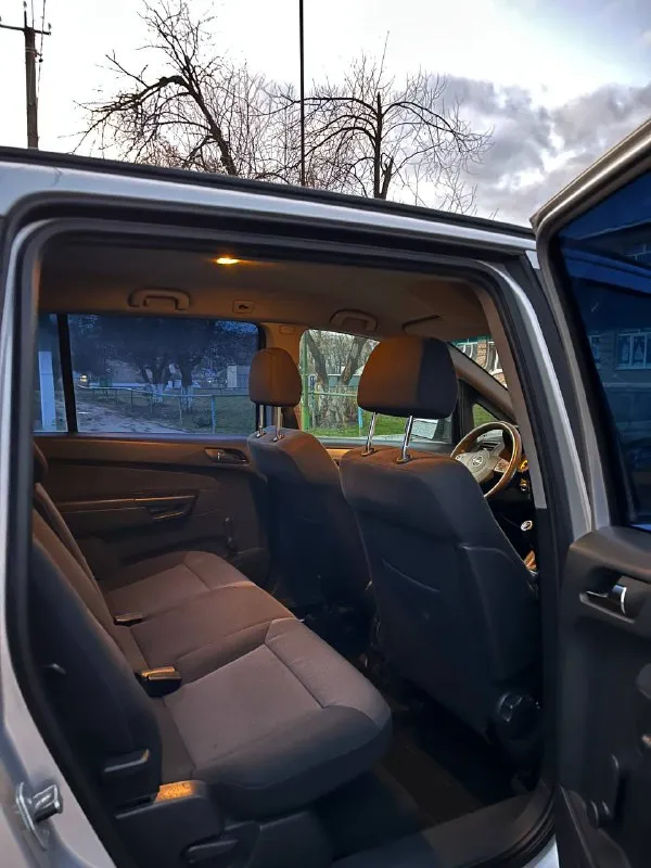 Продам‼️ opel zafira б 2007г. выпуска⏱️🇩🇪 объем двигателя 1.8 л. бензин мкпп -5-ти ступенчатая двигатель : на 5+✔️работает идеально коробка передач : на 5+ работает идеально все передачи включается максимальная комплектация авто в идиальном состоянии остальные вопросы по телефону +79340523133 или +79490760747 цена 💲- 680.000 р +торг 📲 tg: @kirichenko777_7 📞 звоните: +7(949)0760747 - фотография - 7