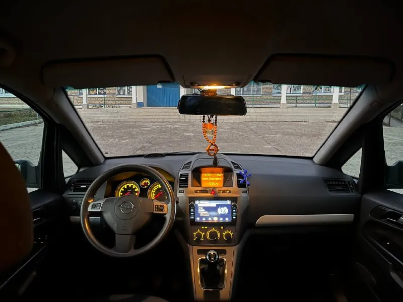 Продам‼️ opel zafira б 2007г. выпуска⏱️🇩🇪 объем двигателя 1.8 л. бензин мкпп -5-ти ступенчатая двигатель : на 5+✔️работает идеально коробка передач : на 5+ работает идеально все передачи включается максимальная комплектация авто в идиальном состоянии остальные вопросы по телефону +79340523133 или +79490760747 цена 💲- 680.000 р +торг 📲 tg: @kirichenko777_7 📞 звоните: +7(949)0760747 - фотография - 8