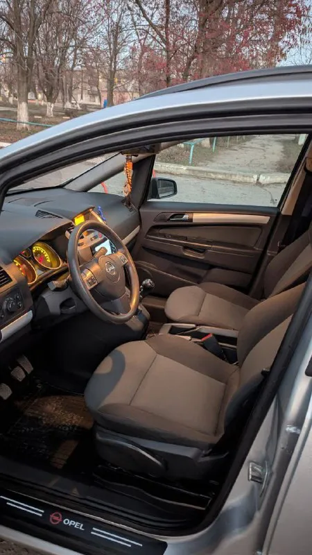 Продам‼️ opel zafira б 2007г. выпуска⏱️🇩🇪 объем двигателя 1.8 л. бензин мкпп -5-ти ступенчатая двигатель : на 5+✔️работает идеально коробка передач : на 5+ работает идеально все передачи включается максимальная комплектация авто в идиальном состоянии остальные вопросы по телефону +79340523133 или +79490760747 цена 💲- 680.000 р +торг 📲 tg: @kirichenko777_7 📞 звоните: +7(949)0760747 - фотография - 9