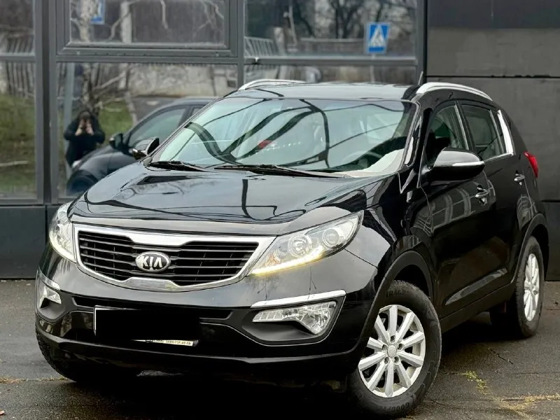 В продаже kia sportage 2013 года с одним владельцем за все время эксплуатации, без дтп в родном окрасе, мотор 2.0 бензин в паре с автоматической коробкой передач, мотор работает отлично, коробка также без нареканий, автомобиль в отличном состоянии, кузов целый без рыжоков и ржавчины, ходовая часть обслужена, электрика вся исправна, вложений не требует, готов на любые проверки с вашей стороны. Комплектация: двух зонный климат контроль, круиз контроль, подушки безопасности, abs, помощь при спуске, подогрев зеркал, подогрев всех сидушек, борт компьютер, 4эл стеклоподъемника, эл складывания зеркал, датчик света и дождя и многое другое… цена 1.335.000 торг +79494593578
📞 Звоните: +7(949)4593578 - фотография - 2