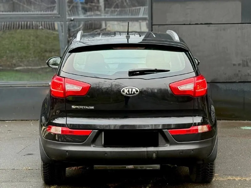 В продаже kia sportage 2013 года с одним владельцем за все время эксплуатации, без дтп в родном окрасе, мотор 2.0 бензин в паре с автоматической коробкой передач, мотор работает отлично, коробка также без нареканий, автомобиль в отличном состоянии, кузов целый без рыжоков и ржавчины, ходовая часть обслужена, электрика вся исправна, вложений не требует, готов на любые проверки с вашей стороны. Комплектация: двух зонный климат контроль, круиз контроль, подушки безопасности, abs, помощь при спуске, подогрев зеркал, подогрев всех сидушек, борт компьютер, 4эл стеклоподъемника, эл складывания зеркал, датчик света и дождя и многое другое… цена 1.335.000 торг +79494593578
📞 Звоните: +7(949)4593578 - фотография - 4