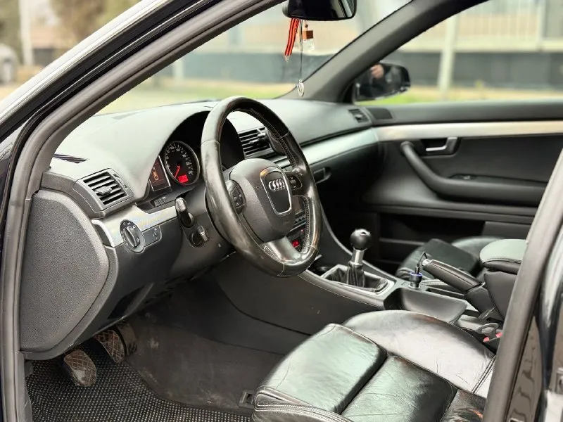Audi a4 (b7) рестайлинг год 2008 мотор 2.0 дизель механика 6ступп уневерсал кожа мульти руль климат 2зоный новая зимняя резина пройдено полное то все расходники заменены ! ходовая часть вся перебрана новая ! документы полный порядок любое оформление! цена 770.000 ₽ тысяч рублей торг у капота ! контактная информация: объявление предусматривает удобный способ связи через телефон и популярные мессенджеры: - телефон: +7(949)910-02-20 / +79094088898 - мессенджеры: telegram, whatsapp г донецк ! - фотография - 8