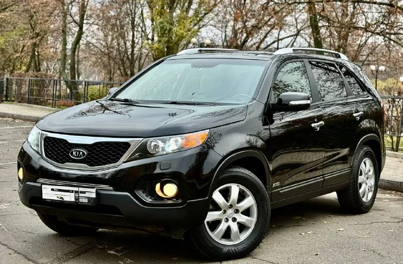 Kia sorento 2011 год эксп, 2.4 бензин акпп 4wd, 178 тыс км пробег, автомобиль в отличном состоянии! Без рыжиков и ржавчины, двигатель ходовая акпп полный привод в безупречном состоянии! Салон ухоженный! Комплектация полный жир, есть все для комфортной езды! Два комплекта ключей полный пакет документов любое оформление! Срочно все вопросы по телефону звонить в любое время! Цена из за срочности! 1 150 000 тыс руб, +7949-612-37-14
+7949-840-60-88 - фотография - 3