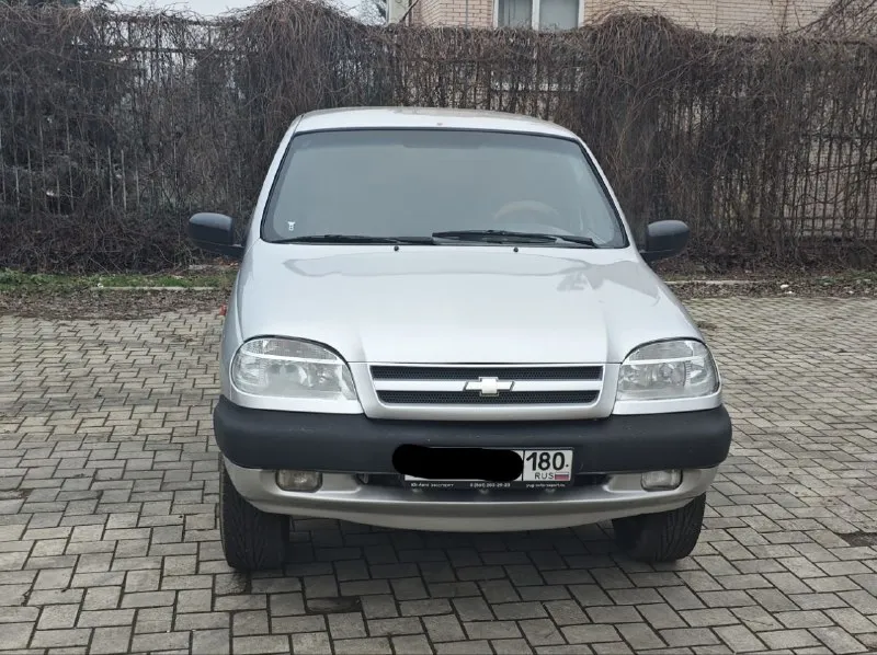 В продаже шевроле нива 2007 года. цена 699999руб торг у капота. внимательно читаем описание!!! 👇 сто... - фотография