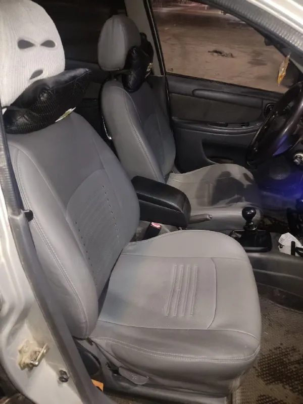 Продам!!! chevrolet ланос 2007 года. комплектация: гур, кондиционер, 2 стеклоподъемника. новая магнитола и чехлы. пробег: 180 тыс. + комплект летней резины на дисках. цена :260 тыс. р. , торг. тел. +79591178239 📞 звоните: +7(959)1178239 - фотография - 7