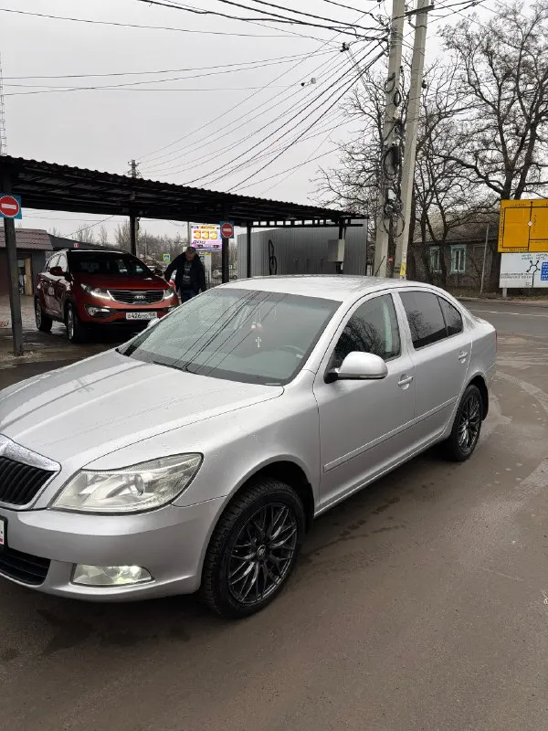 Skoda octavia a5 2012 рестайлинг 1.8 tsi пробег 185000 на обычном автомате asin автомобиль в хорошем состоянии чистая автотека новая зимняя резина r17 на хороших дисках двигатель работает отлично, не троит, не дымит, масло не расходует! ходовая работает отлично без лишних шумов, стуков и т. д! коробка работает отлично во всех режимах автомобиль полностью обслужен климат, подогрев передних сидений, датчик дождя и света, подогрев зеркал и заднего стекла, парктроник задний. осмотр: донецк - горловка цена 1 150 000₽ торг +79494214166 📞 звоните: +7(949)4214166 - фотография - 2