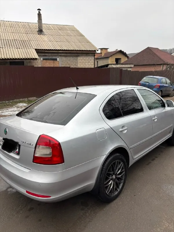 Skoda octavia a5 2012 рестайлинг 1.8 tsi пробег 185000 на обычном автомате asin автомобиль в хорошем состоянии чистая автотека новая зимняя резина r17 на хороших дисках двигатель работает отлично, не троит, не дымит, масло не расходует! ходовая работает отлично без лишних шумов, стуков и т. д! коробка работает отлично во всех режимах автомобиль полностью обслужен климат, подогрев передних сидений, датчик дождя и света, подогрев зеркал и заднего стекла, парктроник задний. осмотр: донецк - горловка цена 1 150 000₽ торг +79494214166 📞 звоните: +7(949)4214166 - фотография - 6