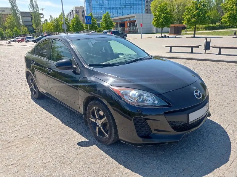 Продам mazda 3 2013 г. механика отличный шустрый автомобиль. продаю личный автомобиль. работает всё исправно. машинка с 2-х литровым двигателем очень динамичная. полностью обслужена. гаражное хранение. салон чистый не прокуренный. без жучков, без ржавчины, без коррозии. два комплекта резины на дисках. полный бак в подарок. пробег: 250 000 км двигатель 2.0 (150 л. с.) бензин г. донецк цена: 800 000 ₽ тел: +7(949)3390028 +7(949)3192897 📞 звоните: +7(949)3390028 - фотография - 2