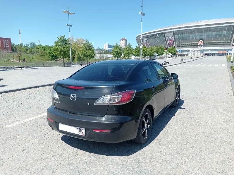 Продам mazda 3 2013 г. механика отличный шустрый автомобиль. продаю личный автомобиль. работает всё исправно. машинка с 2-х литровым двигателем очень динамичная. полностью обслужена. гаражное хранение. салон чистый не прокуренный. без жучков, без ржавчины, без коррозии. два комплекта резины на дисках. полный бак в подарок. пробег: 250 000 км двигатель 2.0 (150 л. с.) бензин г. донецк цена: 800 000 ₽ тел: +7(949)3390028 +7(949)3192897 📞 звоните: +7(949)3390028 - фотография - 3