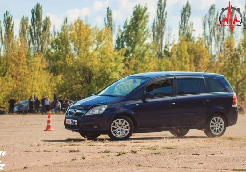 Opel zafira b 1.9 пробег 270 км , турбированный количество мест:7 минивен, багажник - бомба 👍 год вы... - фотография