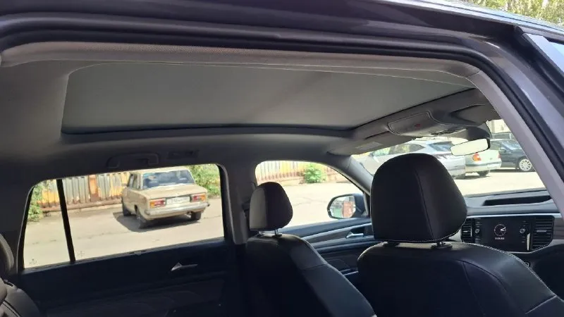 Volkswagen atlas sel. 2021г. пр.32т. учет рф. ц.3.700 м. р. климат контроль. адаптивный круиз. датчики слепых зон. безключивой доступ ковсем дверям. кнопка старт стоп. кожаный 7 ми местный салон с подогревом сидений. память водительского сидения. люк панорама. монитор с камерой заднего вида. предупреждение о помехе перед и зад. удержание в полосе. подогрев руля. эл. крышка багажника. лэдовская оптика. запуск машины с ключа на дистанции. стекла все родные. безопасность на месте. возможен обмен. на все вопросы отвечу при встрече или по телефону +79493026707. он же телегр. 📞 звоните: +7(949)3026707 - фотография - 8