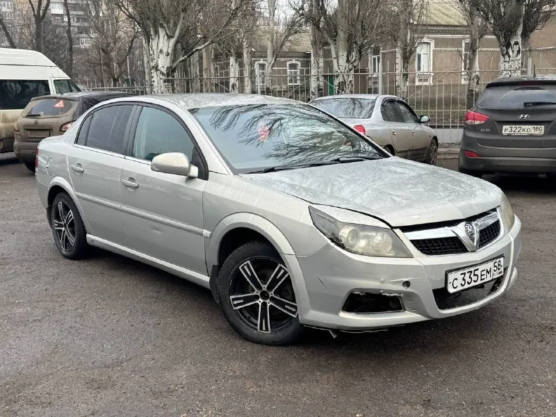 Продам срочно opel вектра с рестайлинг, 2.2 механика. едет очень бодро хорошая комплектация: мультируль, полный электро пакет регулировка зеркал и 4 стеклоподъемника, центральный замок, хорошая музыка, подогревы сидений, двухзонный климат контроль, салон кожа состояние сидений идеальное, магнитола на андроиде, салон чистый опрятный, стоят красивые диски с хорошей зимней резиной. по машине проводилось много работ, а именно: замена сцепления, коробки, выжемного, бензонасоса, масло в двигателе меняли 2800км назад, аккумулятор новый. остальные вопросы по +79499826202 цена 420 тысяч рублей + хороший торг. 📞 звоните: +7(949)9826202 - фотография - 2