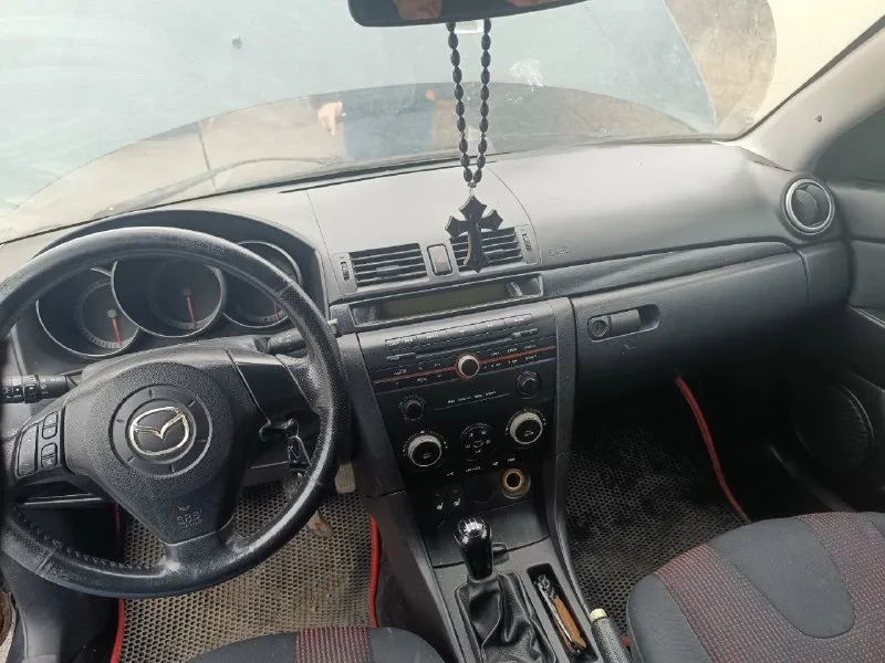 Продам/обмен под восстановление mazda 3бк 2006 г. в. рестайлинг мотор 2.0, кпп механика учёт рф, я собственник двигатель, коробка в идеальном состоянии, по ходовой требуется замена пыльника шруса (уже куплен). на условном ходу (поставить бачок жидкости гур и она спокойно поедет) все подробности по телефону +79494551075 📞 звоните: +7(949)4551075 - фотография - 6