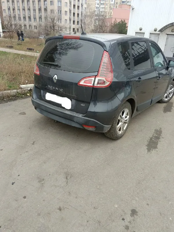 Renault сценик в отличном состоянии 2010 года с небольшим пробегом 2850000 с мотором 1.5 турбо с 6 ступенчатый кпп все работает исправно цена 700 рублей все вопросы можно задать по телефону +79493851354 📞 звоните: +7(949)3851354 - фотография - 3