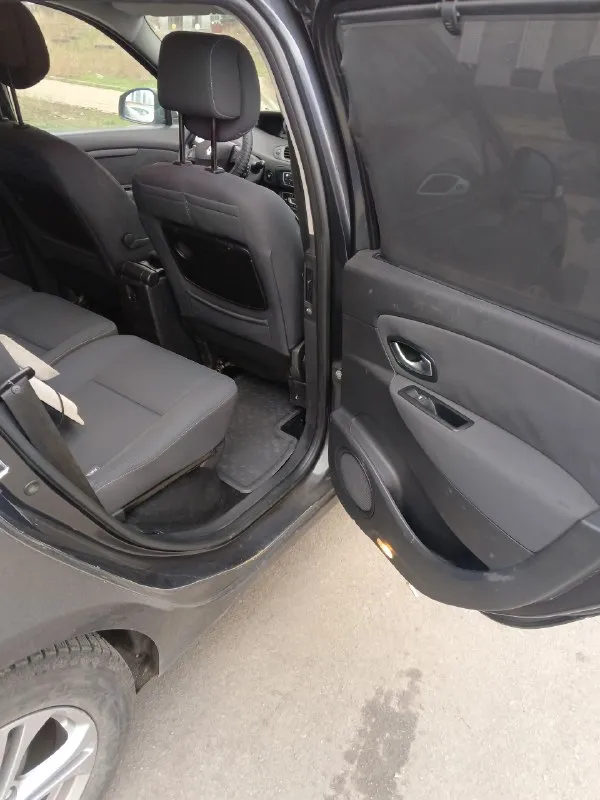 Renault сценик в отличном состоянии 2010 года с небольшим пробегом 2850000 с мотором 1.5 турбо с 6 ступенчатый кпп все работает исправно цена 700 рублей все вопросы можно задать по телефону +79493851354 📞 звоните: +7(949)3851354 - фотография - 9