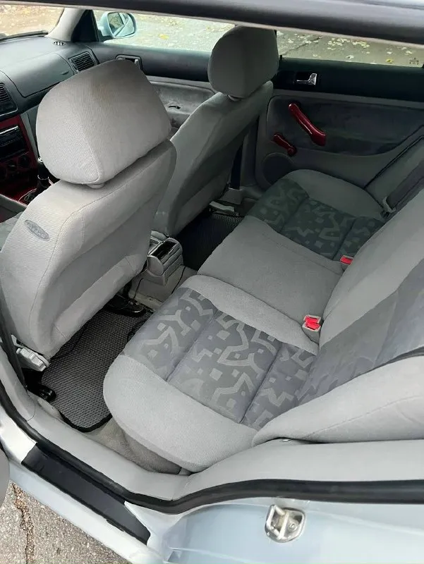 Продам volkswagen golf 4 1998 г. в двигатель 1.4 16 клапанный. кпп 5ст. с документами полный порядок, переоформление без проблем. технически в хорошем состоянии, ходовая збитая, не гремит, двигатель масло не берёт, не дымит, работает ровно, кпп без нареканий, салон в хорошем состоянии, по кузову ровненькая, есть не критические нюансы по лкп, комплектация: гидроусилитель руля, передние эсп, абс, кондиционер(работает), парктроники, сигнализация starline с автозапуском. диски r15, резина в отличном состоянии. цена: 315.000 тыс. р + торг осмотр г. макеевка +79495103022 📞 звоните: +7(949)5103022 - фотография - 6