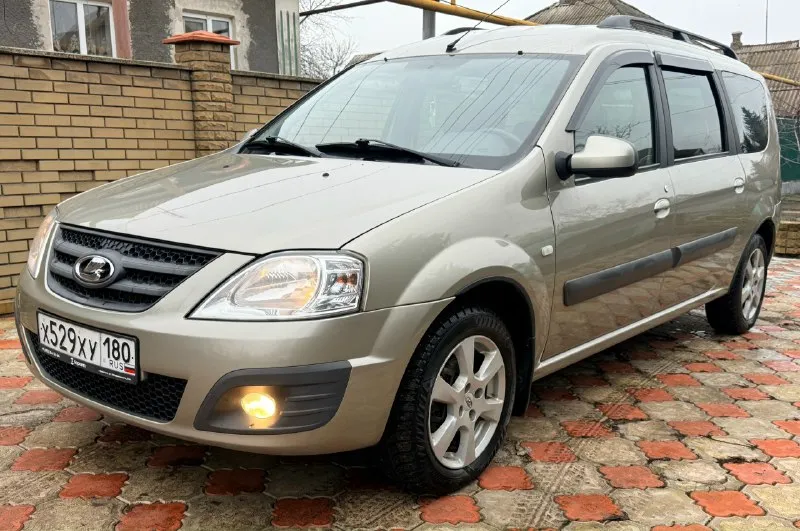 Продам ваз largus fl 2020 года выпуска мотор 1.6 106лс механика я собственник покупал в автосалоне пробег 51000т родной авто без единой крашеной детали как с завода так и есть еще не разу не снималась запаска родные колеса в комплекте на которых шла с салона авто в максимальной комплектации есть все для комфорта мотор веста полный электро пакет 4 секло подемника электро зеркала подогрев сидений зеркал кондиционер мультимедиа renault 6 динамиков esp abs усилитель руля 4 подушки безопасности парктроники литые диски туманки рейлинги сигнализация starlain с авто запуском лигулеровка сидений в разных плоскостях и многое другое цена 1200000 торг +79494812911 📞 звоните: +7(949)4812911 - фотография - 2