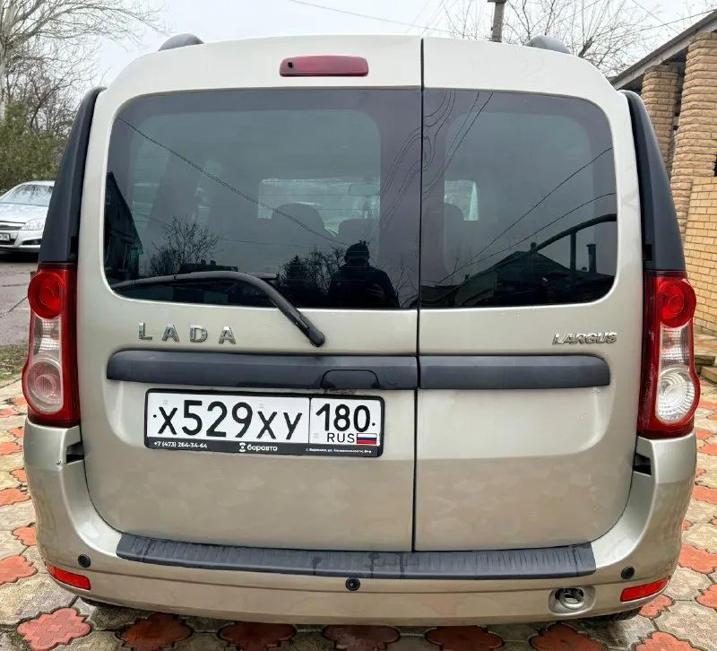 Продам ваз largus fl 2020 года выпуска мотор 1.6 106лс механика я собственник покупал в автосалоне пробег 51000т родной авто без единой крашеной детали как с завода так и есть еще не разу не снималась запаска родные колеса в комплекте на которых шла с салона авто в максимальной комплектации есть все для комфорта мотор веста полный электро пакет 4 секло подемника электро зеркала подогрев сидений зеркал кондиционер мультимедиа renault 6 динамиков esp abs усилитель руля 4 подушки безопасности парктроники литые диски туманки рейлинги сигнализация starlain с авто запуском лигулеровка сидений в разных плоскостях и многое другое цена 1200000 торг +79494812911 📞 звоните: +7(949)4812911 - фотография - 4