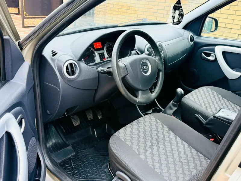 Продам ваз largus fl 2020 года выпуска мотор 1.6 106лс механика я собственник покупал в автосалоне пробег 51000т родной авто без единой крашеной детали как с завода так и есть еще не разу не снималась запаска родные колеса в комплекте на которых шла с салона авто в максимальной комплектации есть все для комфорта мотор веста полный электро пакет 4 секло подемника электро зеркала подогрев сидений зеркал кондиционер мультимедиа renault 6 динамиков esp abs усилитель руля 4 подушки безопасности парктроники литые диски туманки рейлинги сигнализация starlain с авто запуском лигулеровка сидений в разных плоскостях и многое другое цена 1200000 торг +79494812911 📞 звоните: +7(949)4812911 - фотография - 6