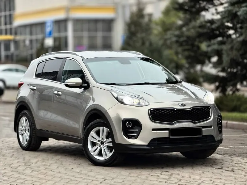 Kia sportage
Год выпуска - 2017
Пробег - 139.000км
Двигатель - 2.0 бензин
Кпп - автомат
Цена - 1.970.000₽
Тел. +79493902663
Либо - +79496799814
Автомобиль в шикарном состоянии, без каких либо повреждений или изъянов. Не битая и не крашенная не одна деталь. Родной пробег, любые проверки. Двигатель работает тихо и ровно. Чистый и ухоженный салон. Техническая часть на 5+ хорошая комплектация: подогревы всех сидений и руля; сигнализация с автозапуском; 2 пары ключей и брелков; мультируль; штатная сенсорная мультимедиа со всеми современными плюшками. Отличная акустика; круиз-контроль; помощь при подъеме и спуске; двухзонный климат-контроль; штатные диски r-17 на зимней резине yokohama + комплект летней в подарок; полный бортовой компьютер; abs; airbag; 2 пары ключей; камера заднего вида; электроскладываемые зеркала с подогревом; установлены bi led лампы ( светят шикарно ) круиз-контроль; датчик света и дождя и многое другое. Кто ищет достойный, целый
📲 Tg: @vladimir_23_23_23
📞 Звоните: +7(949)3902663 - фотография - 2