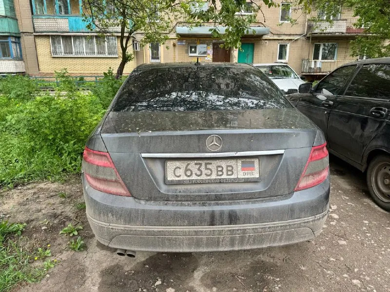 Продам mercedes w204 c180 м271 1.8(compressor) 156лс пробег 260.000тыс акпп 5g-tronic продажа по тп (днр учёт постоянный) хозяина нету машина запускается, но при езде пропуски по цилиндру, на n передачи работает ровно, продаю так как нету времени им заниматься, машиной владею 2.5 года по кузову, машина попадала под обстрел, была побита осколками все фото скину по запросу, делали 3 года назад, сделали плохо и за года стало всё видно, по ходовой тоже нужно заниматься, резина зима, проехала один сезон находится в макеевки цена: 530.000р+торг💥🔥 тел. +79498198535 (10:00-22:00) телеграм (vladimirovichtg) 📞 звоните: +7(949)8198535 - фотография - 3