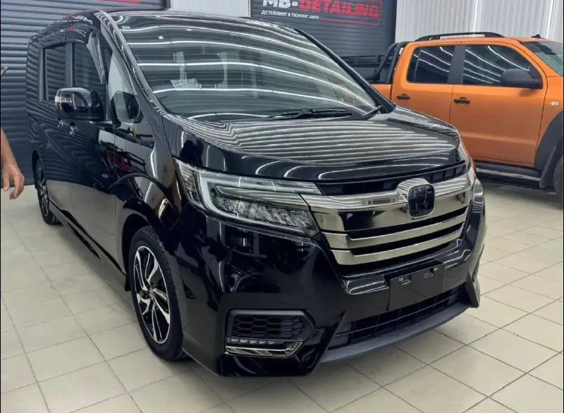 Продам honda stepwgn 1.5 cvt, 2021 39.445 2.600.000₽ ноябрь 2021 года авто в отличном состоянии без вложений, полностью обслужена, заменено масло в двс и кпп максимальная комплектация cool spirit двухзонный климат, подогревы, автоматические двери и тд вся в родной краске, полостью завод. ни одного крашенного элемента, любые проверки аукцион 4.5 балла вышлю по запросу пригнана в августе с пробегом в 33т. км вся передняя часть и зоны риска в броне пленке, заклеена сразу как пришла так же была нанесена керамика в 2 слоя. пару дней назад поставил новую резину продажа по ген доверенности переоформление в августе. торга нет ! с продажей не тороплюсь 8938 888 81 34 - фотография - 3