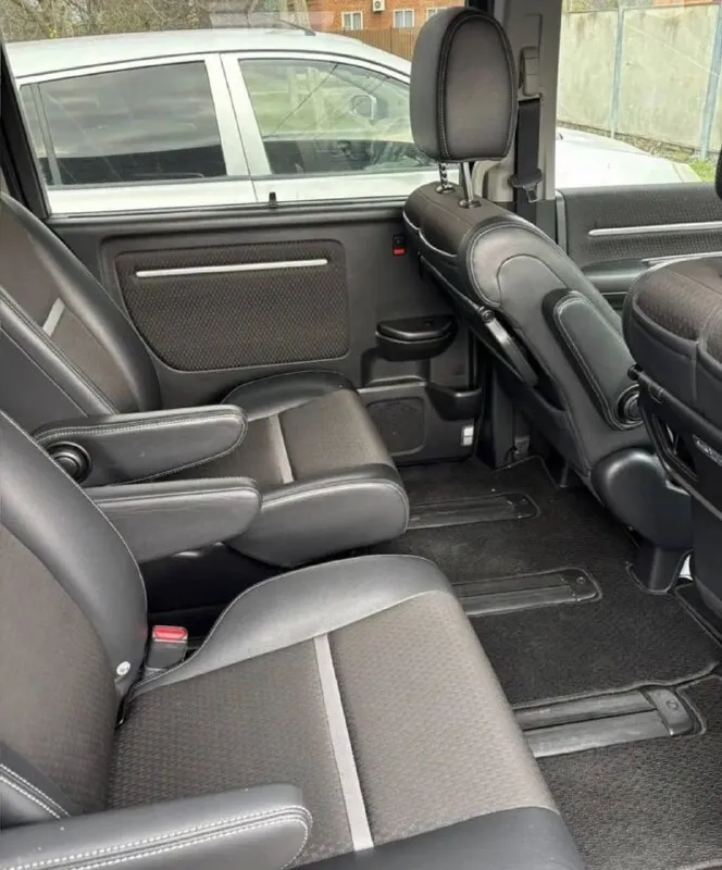 Продам honda stepwgn 1.5 cvt, 2021 39.445 2.600.000₽ ноябрь 2021 года авто в отличном состоянии без вложений, полностью обслужена, заменено масло в двс и кпп максимальная комплектация cool spirit двухзонный климат, подогревы, автоматические двери и тд вся в родной краске, полостью завод. ни одного крашенного элемента, любые проверки аукцион 4.5 балла вышлю по запросу пригнана в августе с пробегом в 33т. км вся передняя часть и зоны риска в броне пленке, заклеена сразу как пришла так же была нанесена керамика в 2 слоя. пару дней назад поставил новую резину продажа по ген доверенности переоформление в августе. торга нет ! с продажей не тороплюсь 8938 888 81 34 - фотография - 4