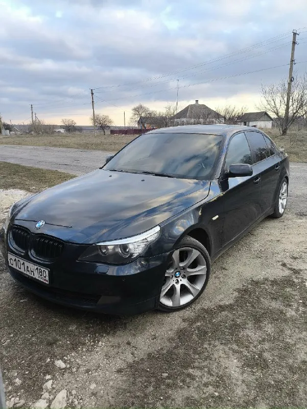 Продам личный автомобиль bmw e60 535i, 2007 год, рест. американка. n54b30 би-турбо 306 сил, пробег: 297 000км. комплектация: музыка logik7; м-руль (с лепестками); сиденья комфорт (ломайки); круиз контроль; люк; черный потолок; парктроник, активный стабилизатор; спорт коробка. люк работает во всех положениях, не течет. были заменены форсунки 12 ревизии; тнвд; стартер; помпа; передние тормозные диски с перфорацией; увеличенный интереулер; перебирались турбины летом есть все заказ наряды по ремонту. +7949 822 05 89 цена 1 270 000₽ торг 📞 звоните: +7(949)8220589 - фотография - 3