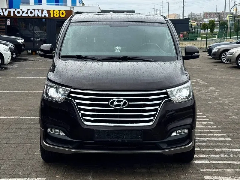 Продам hyundai starex 2018 г. двигатель: 2.5 дизель173 л. с. цена: 3.700.000 пробег: 110.000 я 2 вла... - фотография