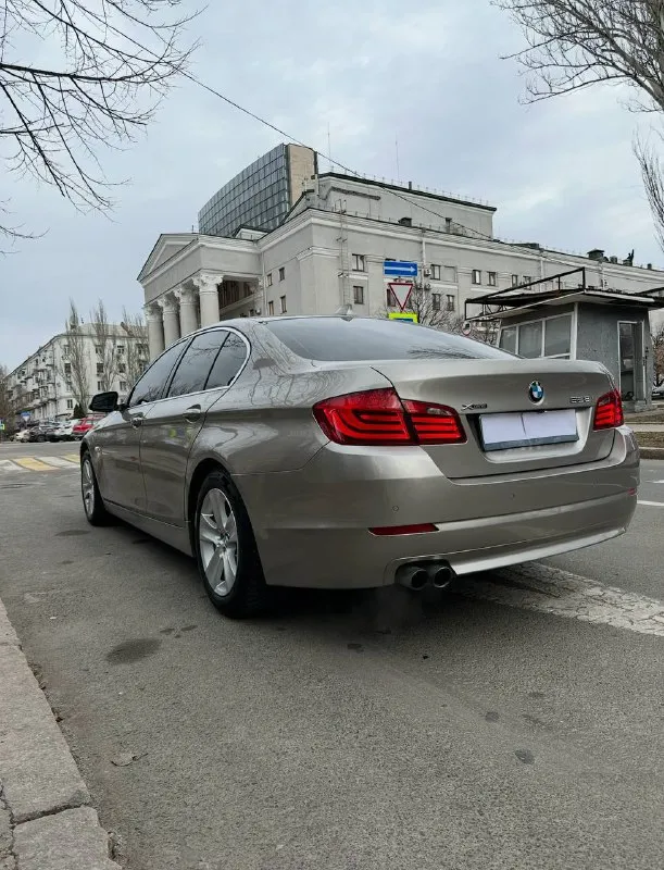 В продаже bmw 5- series 528i x- drive. - 2 литра двигатель. - год выпуска 2012 г. - бензиновый двигатель. - полный привод. - люк. - без ключ. доступ. - зимний пакет. - люк. - камера 360. кузов отполирован, покрыт керамикой. ошибки отсутствуют. оформлена на меня 2022г. осмотр в донецке. тел. +79496150394 цена 1 880 000 📲 tg: @astrarrrr111 📞 +7(949)6150394 📲 tg: @astrarrrr111 📞 +7(949)6150394 📲 tg: @da83robot 📞 звоните: +7(949)6150394 - фотография - 7