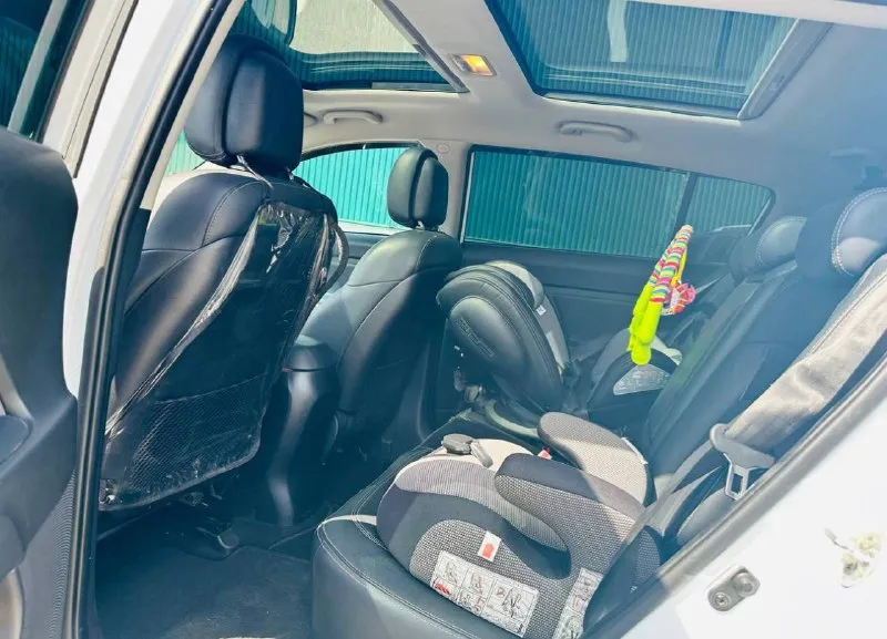 Продам свое авто kia sportage 2013 года, 181 000 км. ат 2.0, полный привод, комплектация максимальная- premium. обслуживается у официального дилера. авто в достойном состоянии. птс оригинал. два комплекта резины на дисках, лето r18, зима r17. цена 1.350.000. руб. территориально нахожусь в новороссийске. бываю в макеевке. +79892397094(месенжер) +79493089706 📲 tg: @irina_rudakova91 📞 звоните: +7(949)3089706 - фотография - 7