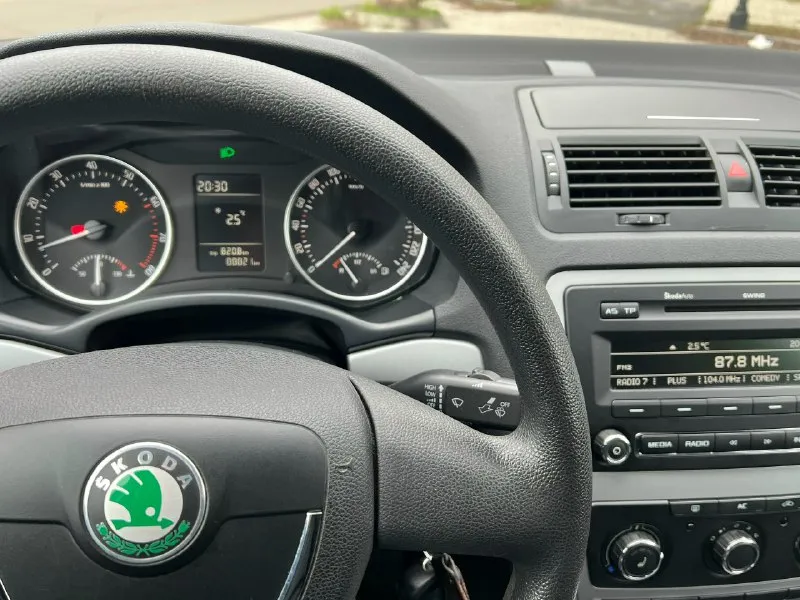 Skoda octavia 2012 года выпуска двигатель 1.6 mpi самый обычный коробка механика пробег 88000 км род... - фотография