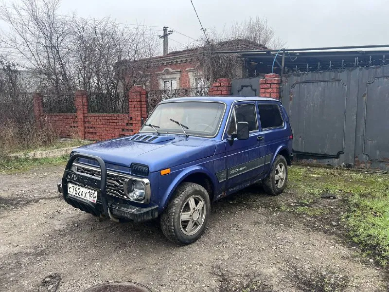 Продам автомобиль, ваз нива, 1992 года, на ходу, газ бензин, ходовая, в отличном состоянии, по коробке нет второй передачи езжу каждый день, с документами порядок, хорошая резина. хорошая оптика. цена 230 000 руб торг быстрым строчная продажа. +79490908280 📲 tg: @vasilyevic99 📞 звоните: +7(949)0908280 - фотография - 2