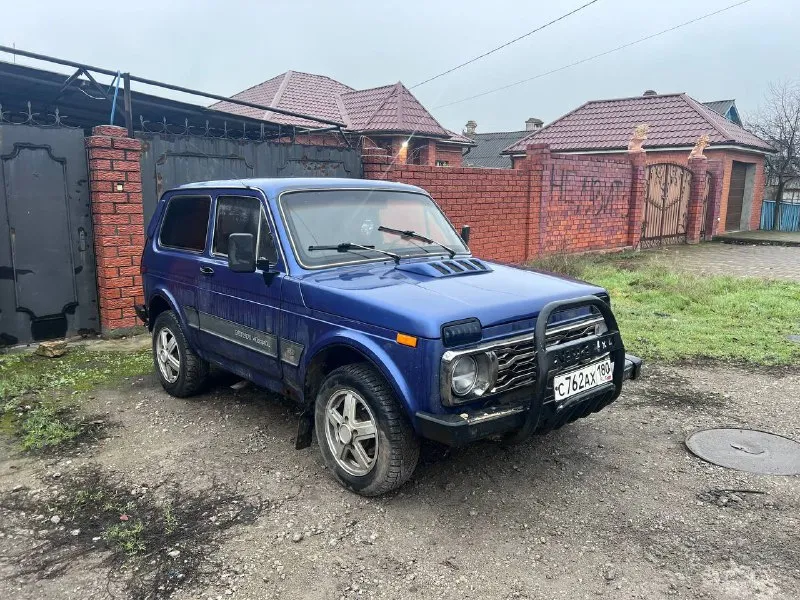Продам автомобиль, ваз нива, 1992 года, на ходу, газ бензин, ходовая, в отличном состоянии, по коробке нет второй передачи езжу каждый день, с документами порядок, хорошая резина. хорошая оптика. цена 230 000 руб торг быстрым строчная продажа. +79490908280 📲 tg: @vasilyevic99 📞 звоните: +7(949)0908280 - фотография - 3