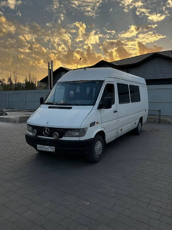 Продам отличный семейный автомобиль! mercedes sprinter 1998г, объем 2,9 дизель я являюсь собственник... - фотография