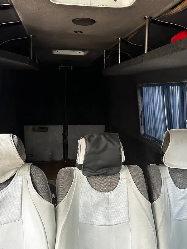 Продам отличный семейный автомобиль! mercedes sprinter 1998г, объем 2,9 дизель я являюсь собственником автомобиля! эксплуатировал бережно, все расходники менялись вовремя! состояние хорошое! двигатель шепчет! посторонних звуков нет! масло грамма не берет! коробка передач переключается как положено! без хрустов и вылетов! ходовая в норме! стуков скрипов и прочих посторонних звуков нету! по кузову все отлично! не ржавый не гнилой! в общем хороший хозяйский автомобиль! салончик очень опытный и ухоженный! документы чистые, переоформление без проблем! ценник: 550.000т/р торг имеется! тел: +7 (949) 730-86-27. тел: +7 (949) 730-86-35. 📲 tg: @herooo700 📞 звоните: +7(949)7308627 - фотография - 6