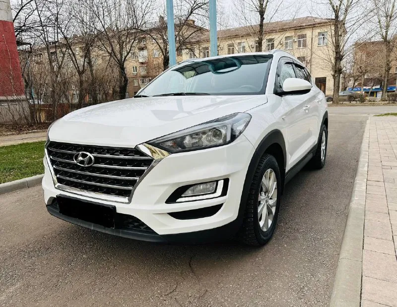 ‼️продам hyundai tucson‼️ конец 2019г|первая постановка на учет 2020г! мотор 2.0 бензин полный привод 4х4 коробка автомат работает идеально!! двигатель без посторонних звуков! подогрев сидений перед зад подогрев руля климат контроль двухзонный круиз контроль адаптивный поворотный свет сигнализация с автозапуском стекла все родные резина зима диски новые! мульте медиа мульте руль камера заднего вида авто без вложений!! птс оригинал 1 хозяин переоформление без проблем цена:2.100.000₽ ☎️все вопросы по телефону:+79591677371 - фотография - 3