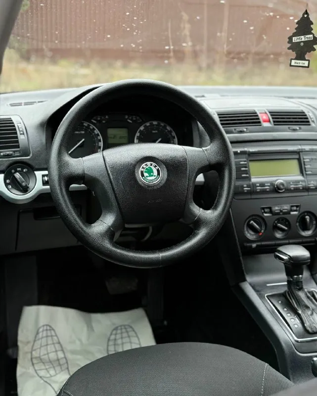 Шкода октавиа а5 2008 года выпуска 3 владельца птс оригинал мотор 1.6 коробка автомат по документам полный порядок по кузову также все в порядке как на фото без рыжиков и прочего технически без нариканий дно пороги стаканы целые все вопросы по телефону номер для связи +7 919 896 5615 также телеграмм +7 919 896 5615 💰цена 600.000 тысяч рублей - фотография - 10