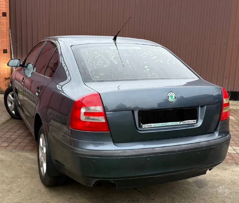Шкода октавиа а5 2008 года выпуска 3 владельца птс оригинал мотор 1.6 коробка автомат по документам полный порядок по кузову также все в порядке как на фото без рыжиков и прочего технически без нариканий дно пороги стаканы целые все вопросы по телефону номер для связи +7 919 896 5615 также телеграмм +7 919 896 5615 💰цена 600.000 тысяч рублей - фотография - 4