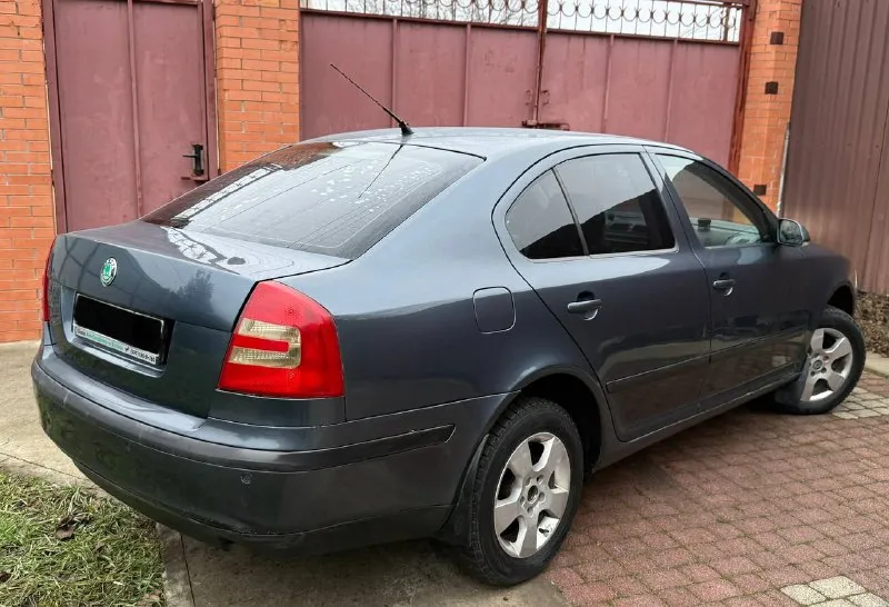 Шкода октавиа а5 2008 года выпуска 3 владельца птс оригинал мотор 1.6 коробка автомат по документам полный порядок по кузову также все в порядке как на фото без рыжиков и прочего технически без нариканий дно пороги стаканы целые все вопросы по телефону номер для связи +7 919 896 5615 также телеграмм +7 919 896 5615 💰цена 600.000 тысяч рублей - фотография - 5