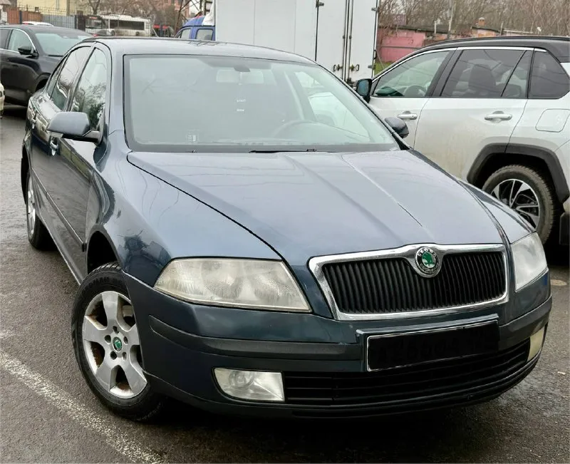 Шкода октавиа а5 2008 года выпуска 3 владельца птс оригинал мотор 1.6 коробка автомат по документам полный порядок по кузову также все в порядке как на фото без рыжиков и прочего технически без нариканий дно пороги стаканы целые все вопросы по телефону номер для связи +7 919 896 5615 также телеграмм +7 919 896 5615 💰цена 600.000 тысяч рублей - фотография - 6