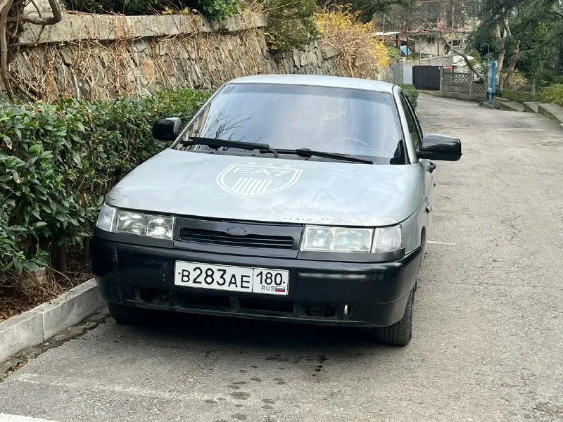 Продам ваз 2110 2004г, 8 клоп. цена: 140 тыс + торг. машину брал в феврале для работы, наездил на ней с того момента свыше 50 тыс километров. недавно ездил на ней в крым и москву, никаких проблем. лично вложил очень много денег в техническую часть. новое сцепление, гбц после ремонта, мотор масло не ест ни грамма, новый радиатор, грм, помпа. задние стойки и пружины свежие ss20. новый главный тормозной. новое лобовое, фары. новые передние ступичные подшипники, новая катушка, дпкв, патрубки на антифриз и тд. без серьезных дтп, шпаклевка только на одном элементе. установлен бортовой компьютер, передние электростеклоподъемники, сигнализация с автоматическим закрытием передних стекол. идеальной машины за эти деньги тоже не ждите, из основных минусов - уставшие от этой жизни пороги, подхрустывает 2 передача при резком переключении и подтекает радиатор печки, возможно патрубок на него, не дошли руки посмотреть. осмотр донецк, куйбышевский район телефон для связи: +79495108712 📞 звоните: +7(949)5108712 - фотография - 5