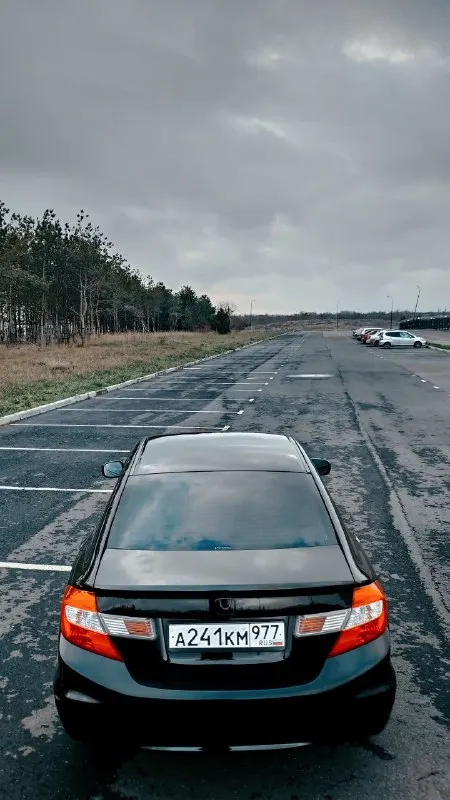 Продам honda civic 1.8 at 2012 датчик света, датчик дождя, климат контроль, датчик давления в шинах, камера заднего вида, бортовой компьютер, подогрев сидений, led свет. 209 тыс. пробега 1 040 000 руб г. мариуполь +7 949 028 3239 - фотография - 4