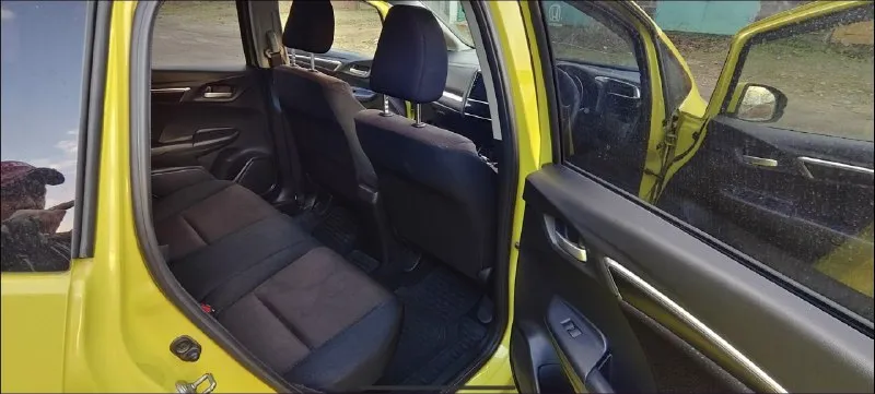 ⚡продам срочно!!!⚡ 💥по низу рынка❗💥 💫honda fit 2014 год, 1,5 бензин (гибрид), автомат, передний привод, 195 тыс пробег. авто в отличном состоянии, чистокровный японец, в машине работает всё! ✅климат, без ключевой доступ, старт/стоп, 4эл. стеклоподъёмника, мультируль, головное устройство android с навигацией, режим eko, 2 ключа, свежая резина на дисках. ✅выглядит очень хорошо, салон не затертый, кузов без рыжиков. очень динамичный и экономичный авто, расход по паспорту 3л/100, разгон 8,4 сек. 🚀 переоформление без проблем, могу присутствовать в мрэо. цена 850тыс. руб. хорошим людям, хороший торг. тел: +79496849154 📞 звоните: +7(949)6849154 - фотография - 7