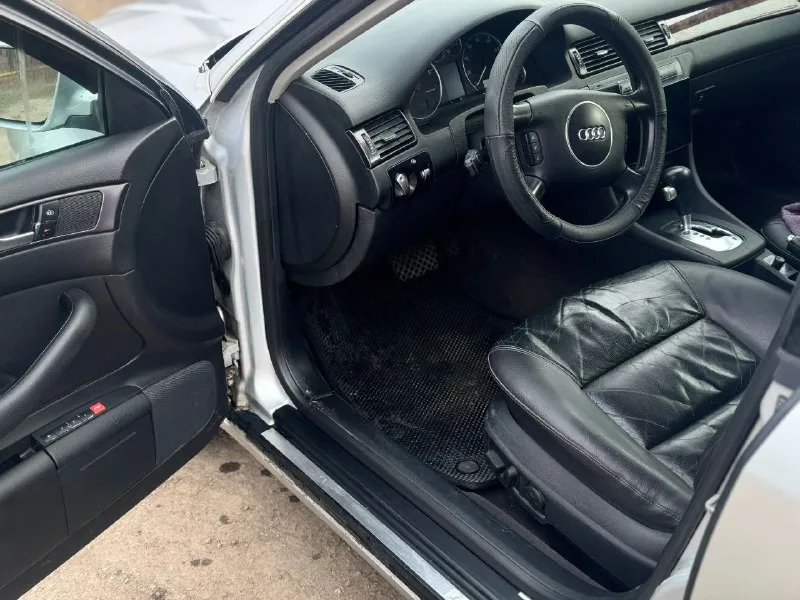 Ауди а6 2003 года 3.0. бензин пробег 202000. тысяч оригинал!! двигатель коробка без каких либо нареканий! кузов без единого рыжья. зеленая автотека ! очень богатая комплектация! мульти руль, электро сиденья, память сидений, люк, кожаные сиденья, климат контроль, круиз контроль, магнитофон андроид. доки чистые любое переоформление! цена 585.000 все вопросы +79494637048 - фотография - 8