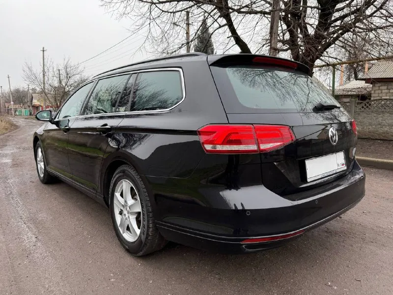 Продается volkswagen passat b8, 2019 г. в. двигатель: 1.6 tdi (экономичный и надежный) пробег: 230 000 км состояние: отличное, без нареканий. окрас: полностью родной. цена: 1 850 000 руб. торг: у капота приветствуется. надежный и комфортный автомобиль для города и дальних поездок. телефон для связи: +7 (949) 305-54-89 📲 tg: @workgroup3020 📞 звоните: +7(949)3055489 - фотография - 5