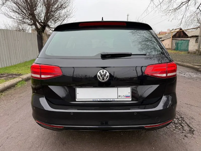 Продается volkswagen passat b8, 2019 г. в. двигатель: 1.6 tdi (экономичный и надежный) пробег: 230 000 км состояние: отличное, без нареканий. окрас: полностью родной. цена: 1 850 000 руб. торг: у капота приветствуется. надежный и комфортный автомобиль для города и дальних поездок. телефон для связи: +7 (949) 305-54-89 📲 tg: @workgroup3020 📞 звоните: +7(949)3055489 - фотография - 6