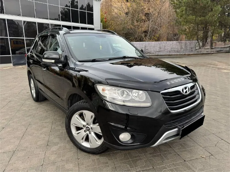 Продам хундай сантафе в идеальном состоянии 2012 года мотор 2.4 бензин коробка акпп идеально пробег 214 000 км. мотор работает отлично салон кожаный подогревы всех 4 сидений электропривод сидений старт стоп без ключевой доступ круиз контроль, мульти руль, климат контроль два ключа полный привод 4 стекло подъемника музыка новый генератор, и помпа. г. донецк оформление в мрэо тел. .+79495325914 цена 1220 руб. - фотография - 4