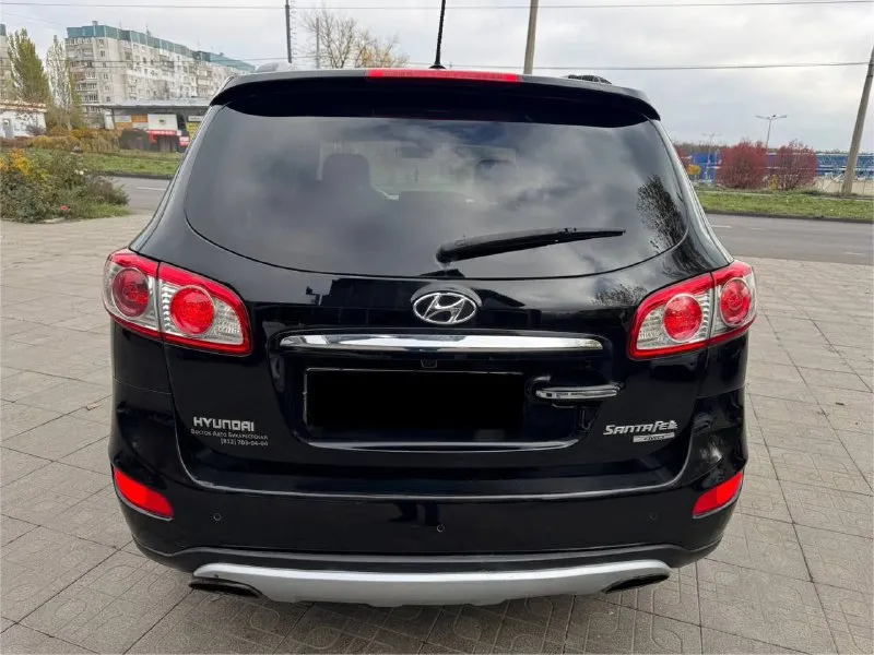 Продам хундай сантафе в идеальном состоянии 2012 года мотор 2.4 бензин коробка акпп идеально пробег 214 000 км. мотор работает отлично салон кожаный подогревы всех 4 сидений электропривод сидений старт стоп без ключевой доступ круиз контроль, мульти руль, климат контроль два ключа полный привод 4 стекло подъемника музыка новый генератор, и помпа. г. донецк оформление в мрэо тел. .+79495325914 цена 1220 руб. - фотография - 9